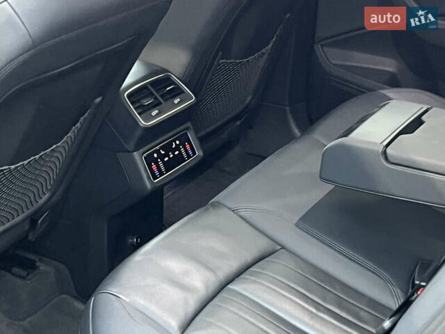 Чорний Ауді E-Tron, об'ємом двигуна 0 л та пробігом 112 тис. км за 33900 $, фото 16 на Automoto.ua