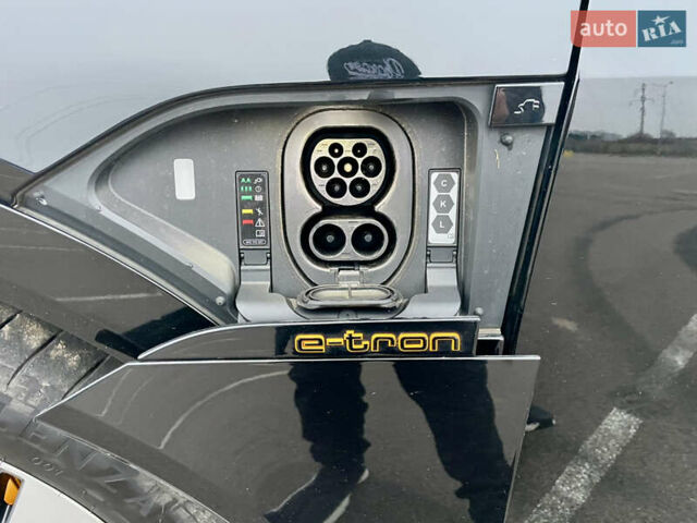 Черный Ауди E-Tron, объемом двигателя 0 л и пробегом 89 тыс. км за 39900 $, фото 21 на Automoto.ua