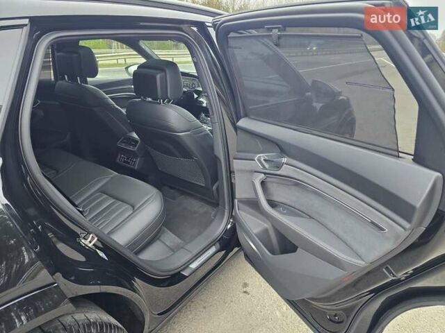 Чорний Ауді E-Tron, об'ємом двигуна 0 л та пробігом 61 тис. км за 47777 $, фото 76 на Automoto.ua