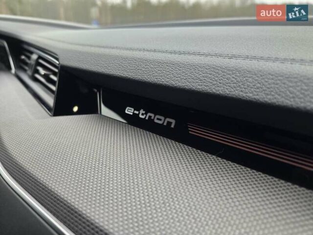 Черный Ауди E-Tron, объемом двигателя 0 л и пробегом 43 тыс. км за 45999 $, фото 79 на Automoto.ua