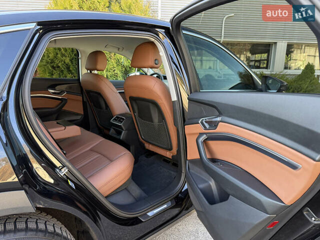 Чорний Ауді E-Tron, об'ємом двигуна 0 л та пробігом 79 тис. км за 29999 $, фото 47 на Automoto.ua