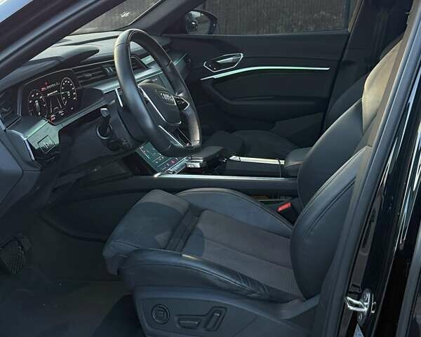 Черный Ауди E-Tron, объемом двигателя 0 л и пробегом 68 тыс. км за 45000 $, фото 20 на Automoto.ua