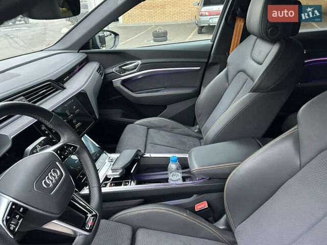 Чорний Ауді E-Tron, об'ємом двигуна 0 л та пробігом 23 тис. км за 54900 $, фото 24 на Automoto.ua