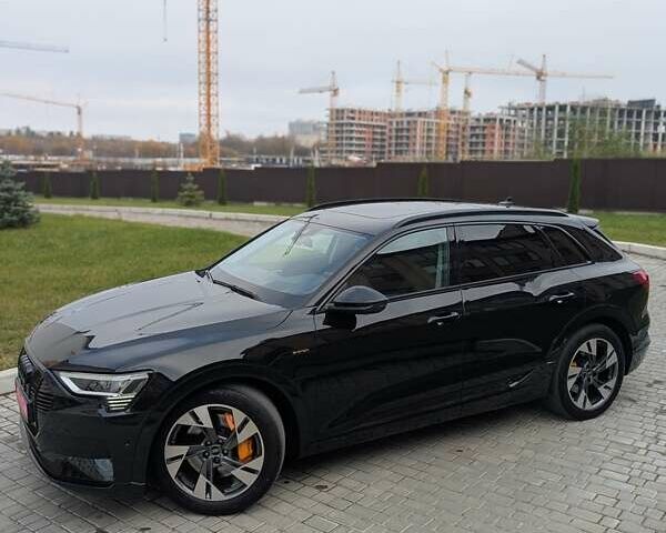 Чорний Ауді E-Tron, об'ємом двигуна 0 л та пробігом 45 тис. км за 41500 $, фото 1 на Automoto.ua
