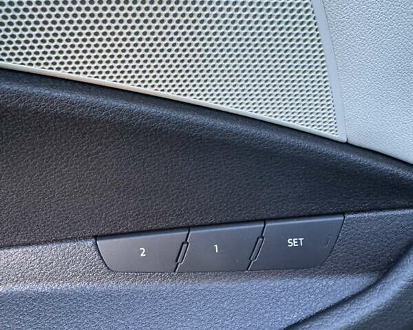 Черный Ауди E-Tron, объемом двигателя 0 л и пробегом 91 тыс. км за 36500 $, фото 37 на Automoto.ua