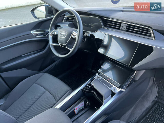 Черный Ауди E-Tron, объемом двигателя 0 л и пробегом 22 тыс. км за 29900 $, фото 25 на Automoto.ua