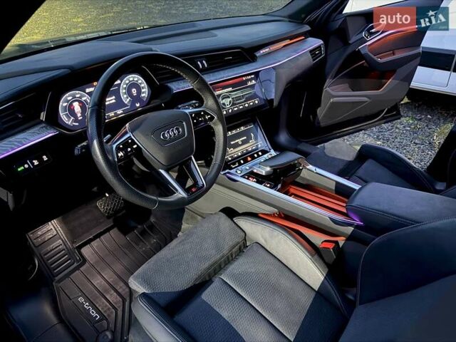 Чорний Ауді E-Tron, об'ємом двигуна 0 л та пробігом 103 тис. км за 36600 $, фото 17 на Automoto.ua