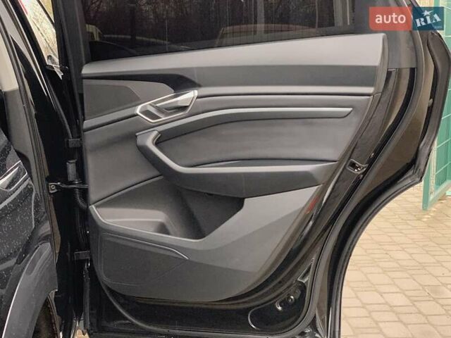 Черный Ауди E-Tron, объемом двигателя 0 л и пробегом 64 тыс. км за 35955 $, фото 35 на Automoto.ua