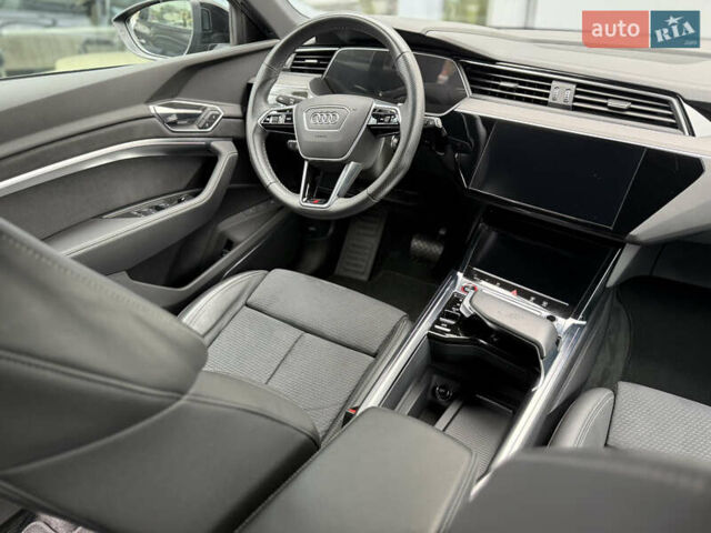 Черный Ауди E-Tron, объемом двигателя 0 л и пробегом 66 тыс. км за 44900 $, фото 46 на Automoto.ua