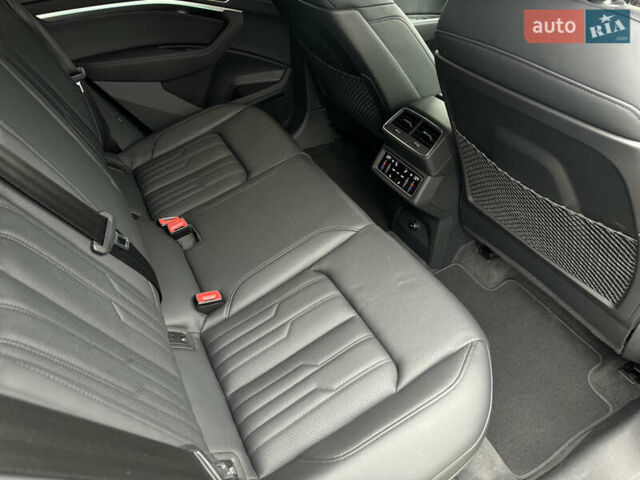 Черный Ауди E-Tron, объемом двигателя 0 л и пробегом 100 тыс. км за 38500 $, фото 39 на Automoto.ua