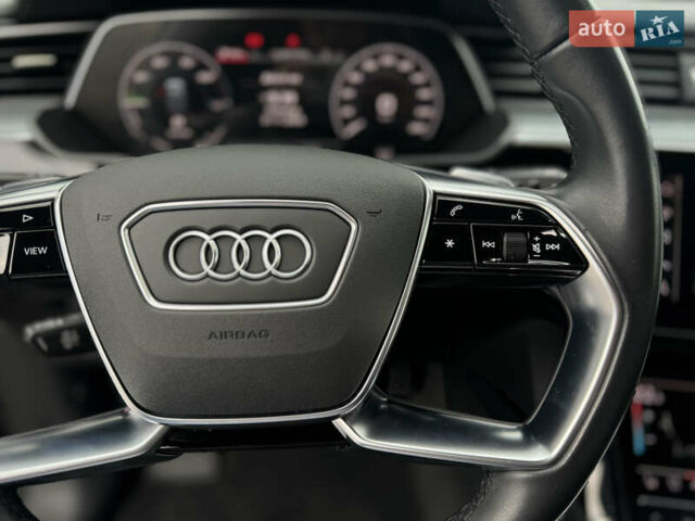 Черный Ауди E-Tron, объемом двигателя 0 л и пробегом 100 тыс. км за 38500 $, фото 45 на Automoto.ua