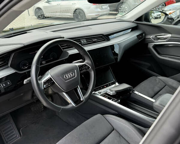 Чорний Ауді E-Tron, об'ємом двигуна 0 л та пробігом 55 тис. км за 36500 $, фото 13 на Automoto.ua