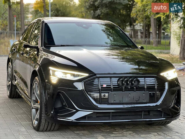 Черный Ауди E-Tron, объемом двигателя 0 л и пробегом 26 тыс. км за 49500 $, фото 2 на Automoto.ua