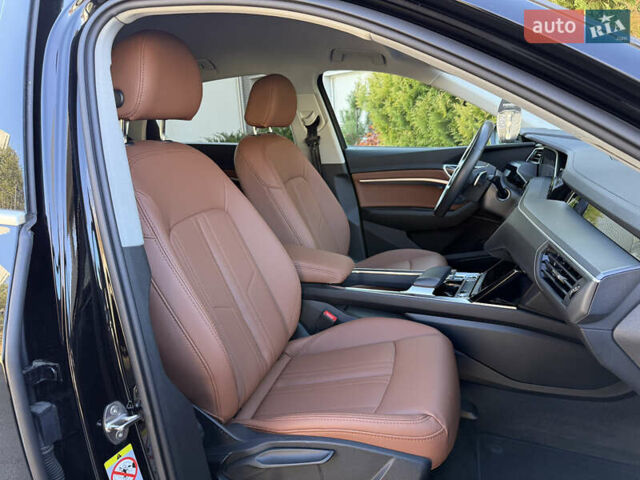 Чорний Ауді E-Tron, об'ємом двигуна 0 л та пробігом 79 тис. км за 29999 $, фото 43 на Automoto.ua