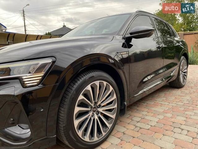 Черный Ауди E-Tron, объемом двигателя 0 л и пробегом 101 тыс. км за 38777 $, фото 34 на Automoto.ua