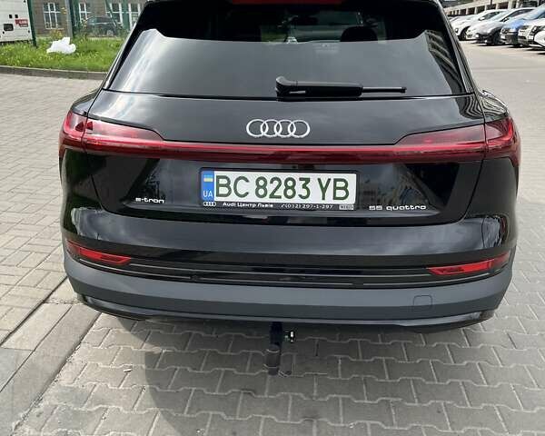 Чорний Ауді E-Tron, об'ємом двигуна 0 л та пробігом 60 тис. км за 33500 $, фото 11 на Automoto.ua