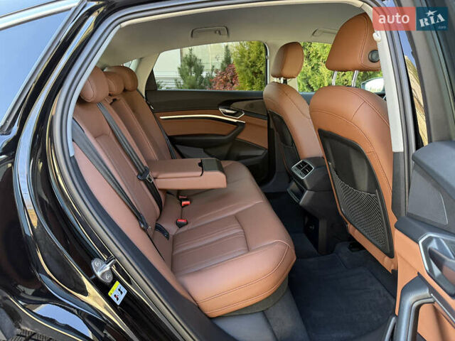 Чорний Ауді E-Tron, об'ємом двигуна 0 л та пробігом 79 тис. км за 29999 $, фото 49 на Automoto.ua