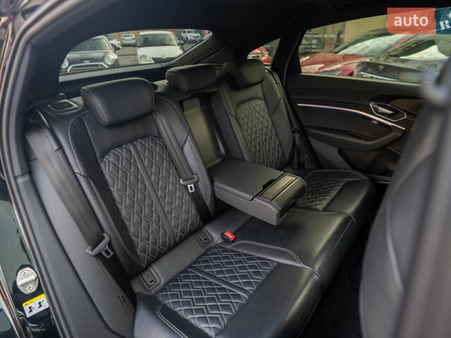 Чорний Ауді E-Tron, об'ємом двигуна 0 л та пробігом 54 тис. км за 45900 $, фото 23 на Automoto.ua