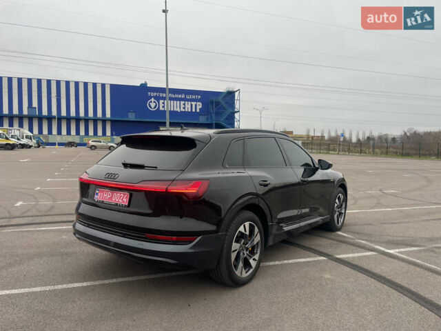 Черный Ауди E-Tron, объемом двигателя 0 л и пробегом 39 тыс. км за 39950 $, фото 10 на Automoto.ua