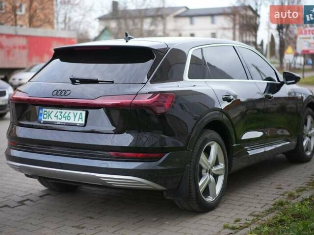 Чорний Ауді E-Tron, об'ємом двигуна 0 л та пробігом 47 тис. км за 32900 $, фото 8 на Automoto.ua