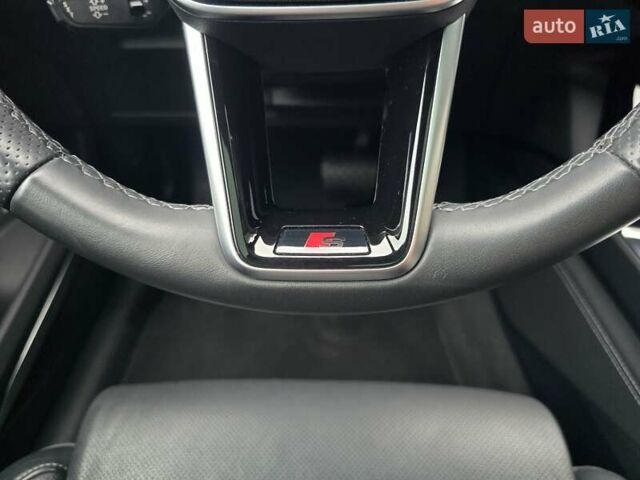 Чорний Ауді E-Tron, об'ємом двигуна 0 л та пробігом 61 тис. км за 47777 $, фото 104 на Automoto.ua