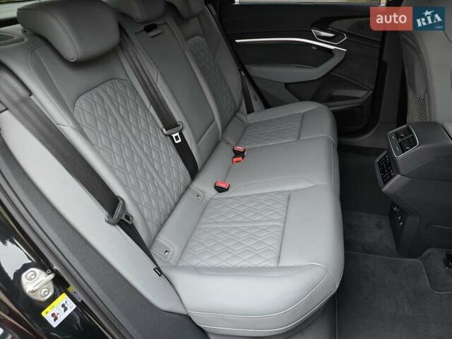Черный Ауди E-Tron, объемом двигателя 0 л и пробегом 40 тыс. км за 48888 $, фото 51 на Automoto.ua