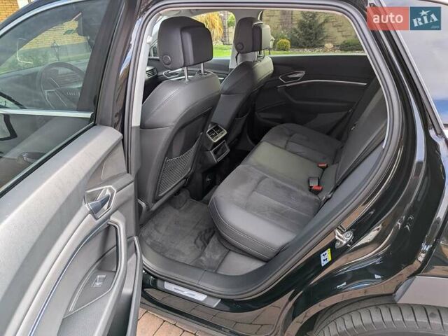 Черный Ауди E-Tron, объемом двигателя 0 л и пробегом 95 тыс. км за 29800 $, фото 31 на Automoto.ua