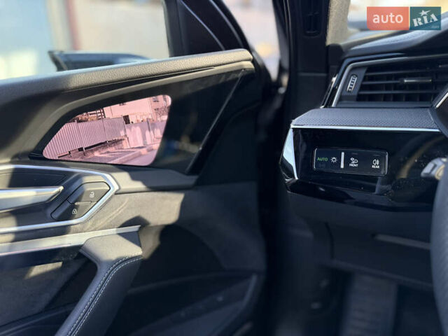 Черный Ауди E-Tron, объемом двигателя 0 л и пробегом 80 тыс. км за 42000 $, фото 17 на Automoto.ua