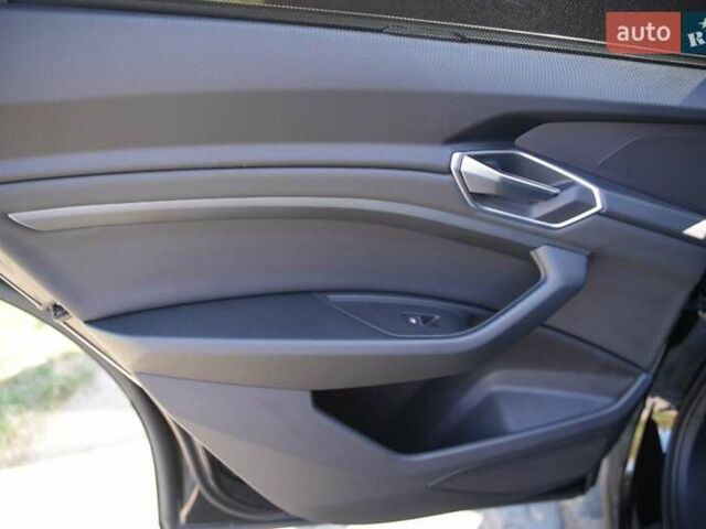 Черный Ауди E-Tron, объемом двигателя 0 л и пробегом 45 тыс. км за 32900 $, фото 29 на Automoto.ua