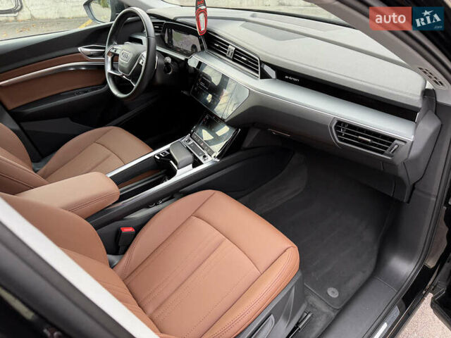 Черный Ауди E-Tron, объемом двигателя 0 л и пробегом 79 тыс. км за 29999 $, фото 24 на Automoto.ua