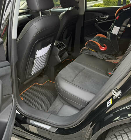 Черный Ауди E-Tron, объемом двигателя 0 л и пробегом 20 тыс. км за 45000 $, фото 15 на Automoto.ua