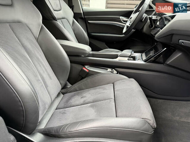 Черный Ауди E-Tron, объемом двигателя 0 л и пробегом 64 тыс. км за 31700 $, фото 36 на Automoto.ua