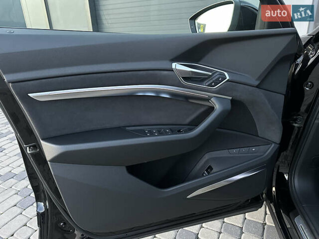 Черный Ауди E-Tron, объемом двигателя 0 л и пробегом 158 тыс. км за 31000 $, фото 41 на Automoto.ua
