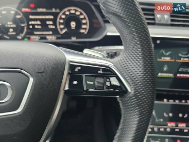 Чорний Ауді E-Tron, об'ємом двигуна 0 л та пробігом 61 тис. км за 47777 $, фото 102 на Automoto.ua