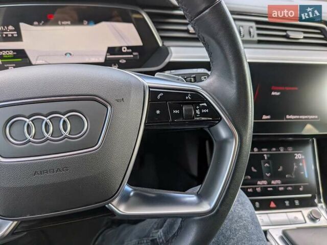 Черный Ауди E-Tron, объемом двигателя 0 л и пробегом 95 тыс. км за 29800 $, фото 42 на Automoto.ua