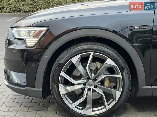 Чорний Ауді E-Tron, об'ємом двигуна 0 л та пробігом 112 тис. км за 33900 $, фото 4 на Automoto.ua