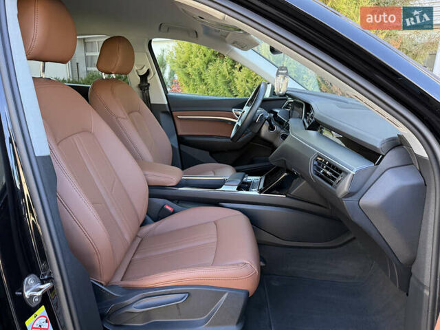 Чорний Ауді E-Tron, об'ємом двигуна 0 л та пробігом 79 тис. км за 29999 $, фото 34 на Automoto.ua