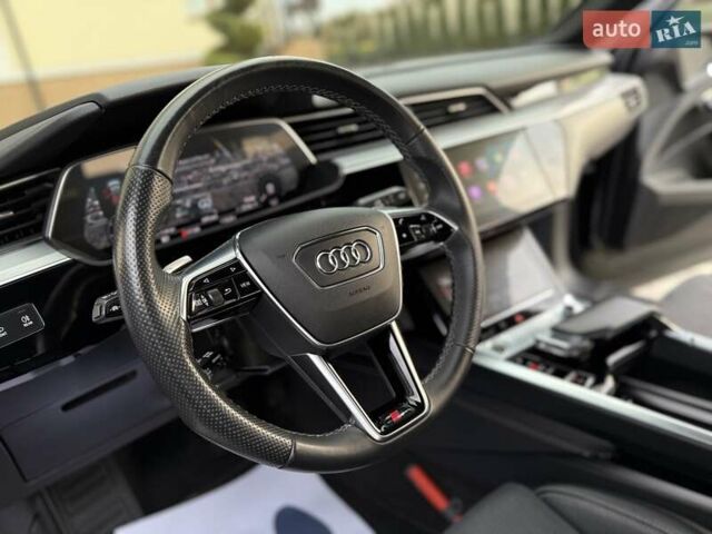 Черный Ауди E-Tron, объемом двигателя 0 л и пробегом 150 тыс. км за 31950 $, фото 32 на Automoto.ua