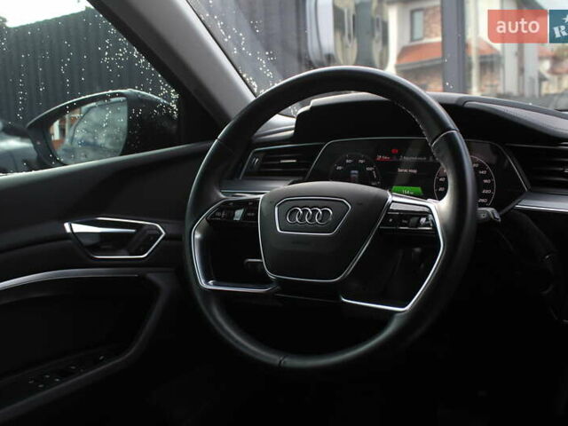 Черный Ауди E-Tron, объемом двигателя 0 л и пробегом 41 тыс. км за 38800 $, фото 15 на Automoto.ua