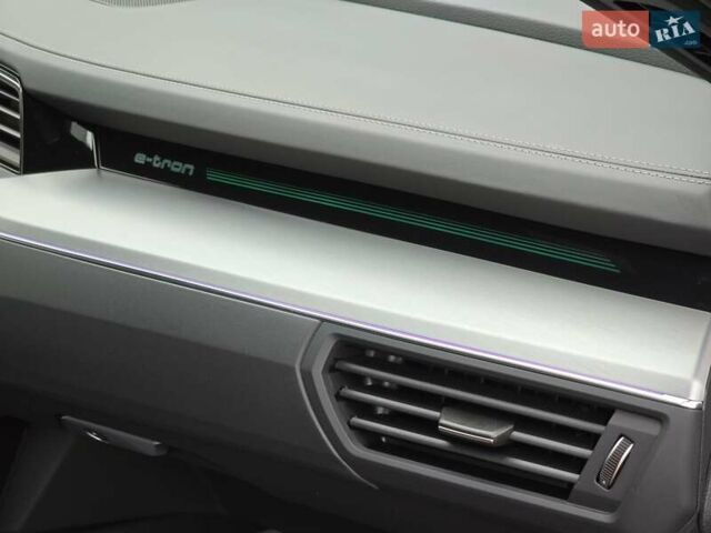 Черный Ауди E-Tron, объемом двигателя 0 л и пробегом 40 тыс. км за 48888 $, фото 42 на Automoto.ua