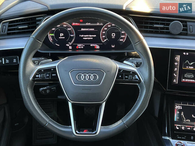 Черный Ауди E-Tron, объемом двигателя 0 л и пробегом 32 тыс. км за 47561 $, фото 48 на Automoto.ua