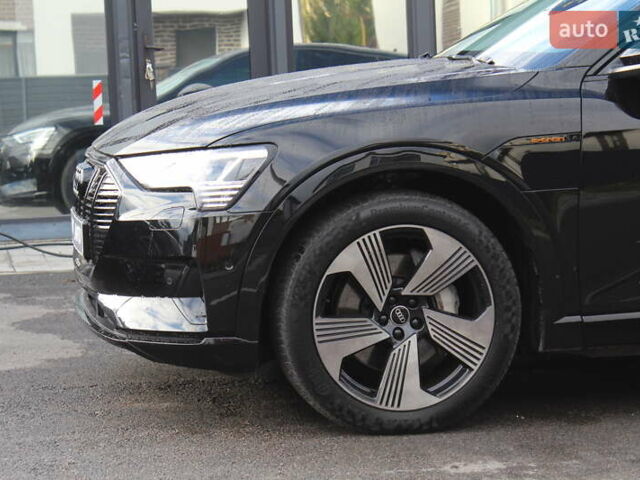 Черный Ауди E-Tron, объемом двигателя 0 л и пробегом 41 тыс. км за 38800 $, фото 12 на Automoto.ua