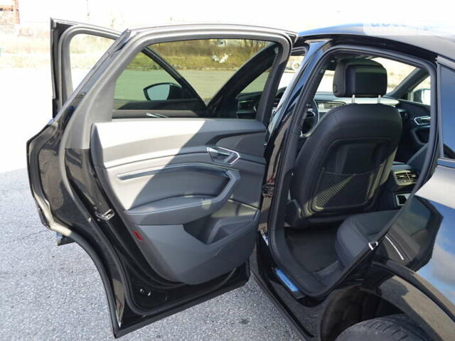 Черный Ауди E-Tron, объемом двигателя 0 л и пробегом 5 тыс. км за 47000 $, фото 8 на Automoto.ua