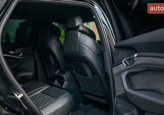 Черный Ауди E-Tron, объемом двигателя 0 л и пробегом 25 тыс. км за 55000 $, фото 37 на Automoto.ua