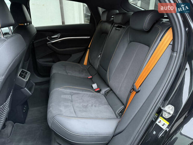 Черный Ауди E-Tron, объемом двигателя 0 л и пробегом 95 тыс. км за 38500 $, фото 23 на Automoto.ua