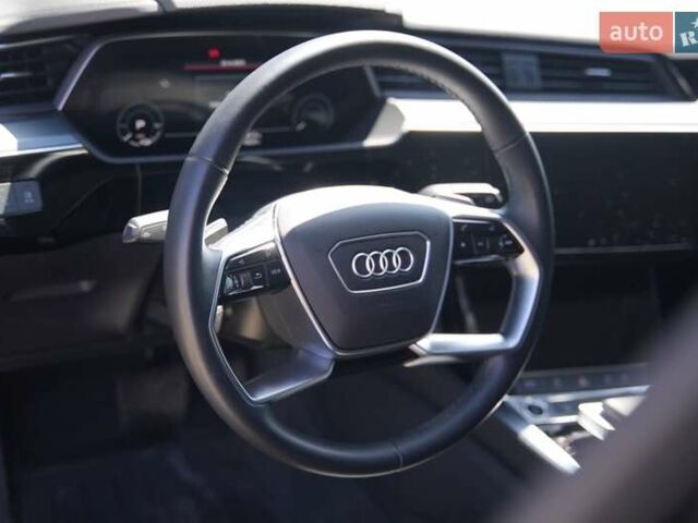 Чорний Ауді E-Tron, об'ємом двигуна 0 л та пробігом 47 тис. км за 32900 $, фото 24 на Automoto.ua