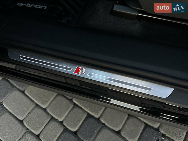 Черный Ауди E-Tron, объемом двигателя 0 л и пробегом 158 тыс. км за 31000 $, фото 44 на Automoto.ua