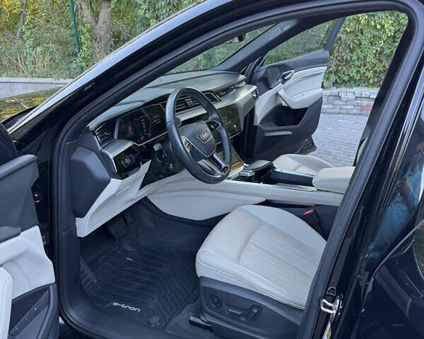 Черный Ауди E-Tron, объемом двигателя 0 л и пробегом 91 тыс. км за 36500 $, фото 73 на Automoto.ua