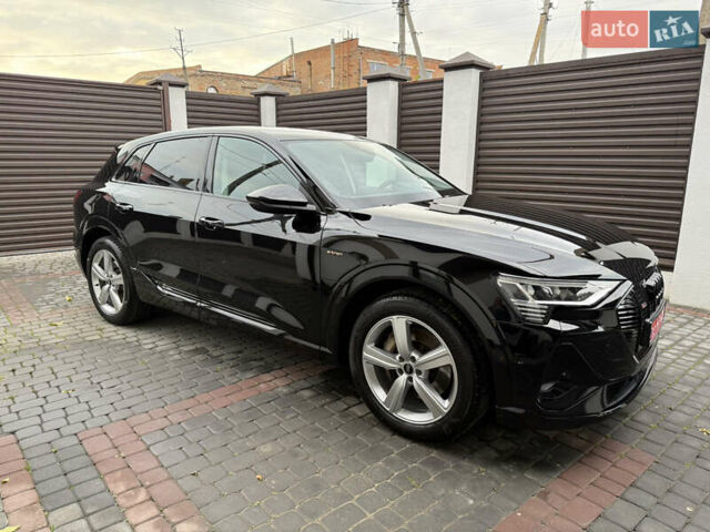 Черный Ауди E-Tron, объемом двигателя 0 л и пробегом 64 тыс. км за 31700 $, фото 56 на Automoto.ua