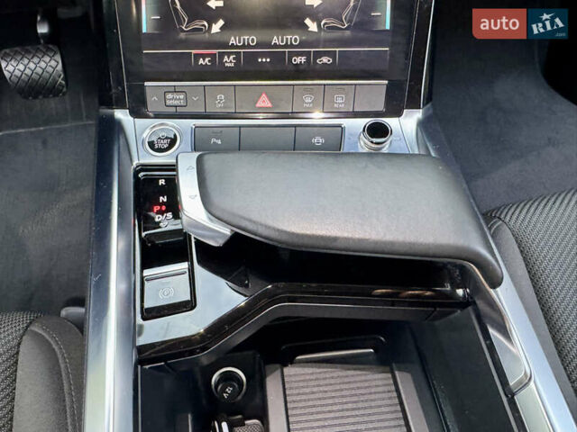 Черный Ауди E-Tron, объемом двигателя 0 л и пробегом 97 тыс. км за 30900 $, фото 68 на Automoto.ua